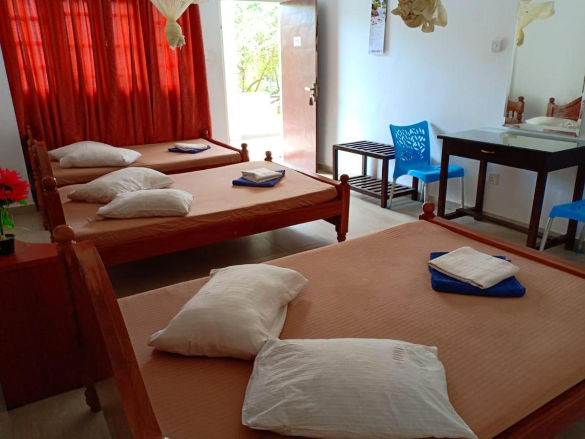 Hotel Senora Катарагама Екстер'єр фото