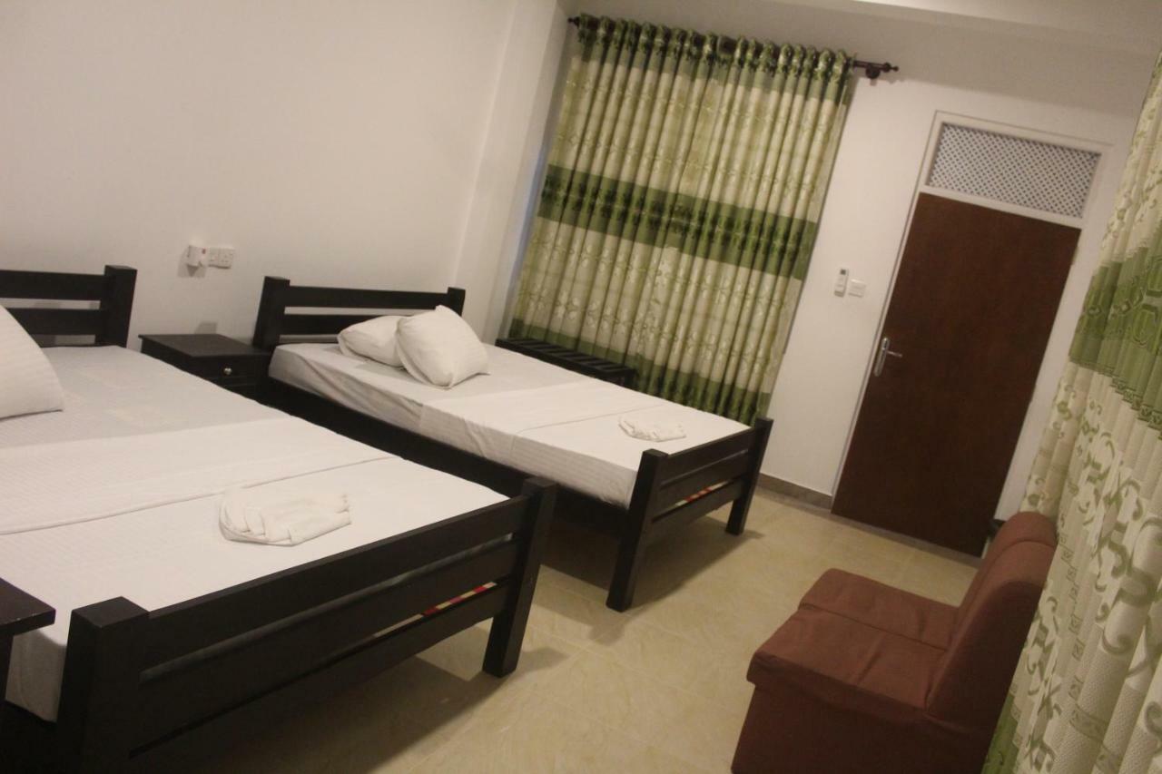 Hotel Senora Катарагама Екстер'єр фото