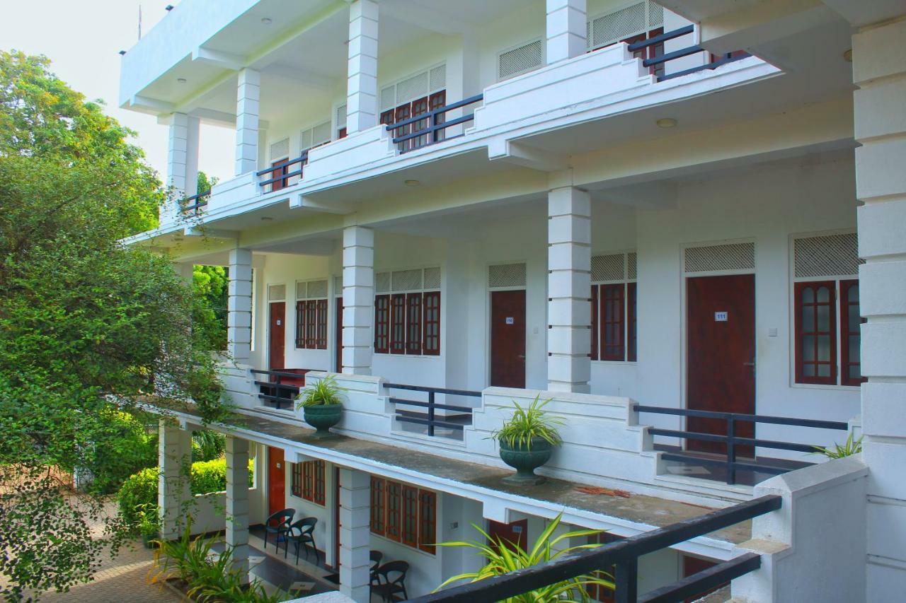 Hotel Senora Катарагама Екстер'єр фото