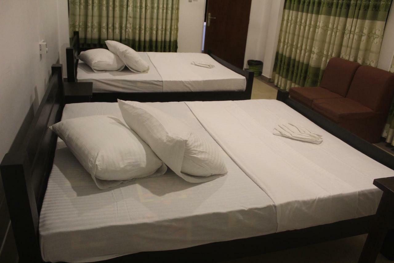 Hotel Senora Катарагама Екстер'єр фото