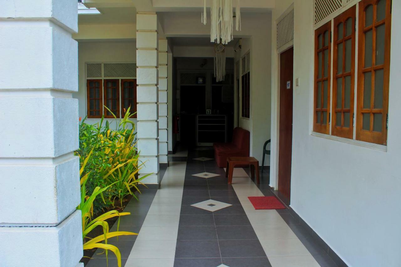 Hotel Senora Катарагама Екстер'єр фото